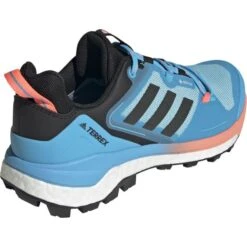 ADIDAS TERREX SKYCHASER 2 GORE-TEX W PRESS SKY 22 10 ADIDAS TERREX SKYCHASER 2 GORE-TEX W PRESS SKY 22 -Hiking Shoes Shop 9 101425 terrex skychase ws ciel presse gw2729 05