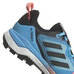 ADIDAS TERREX SKYCHASER 2 GORE-TEX W PRESS SKY 22 11 ADIDAS TERREX SKYCHASER 2 GORE-TEX W PRESS SKY 22 -Hiking Shoes Shop 9 101425 terrex skychase ws ciel presse gw2729 06